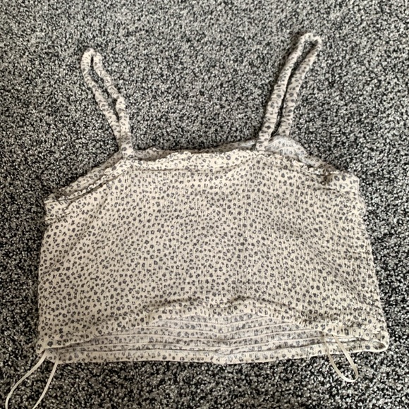 Leopard Print Strappy Crop Top - Picture 3 of 4